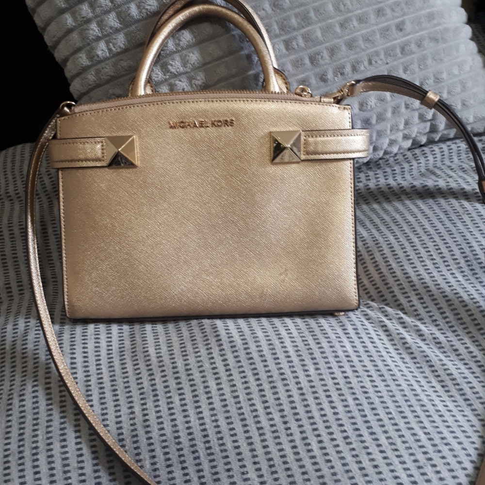 MICHAEL Michael Kors gold coloured leather purse bag with strap